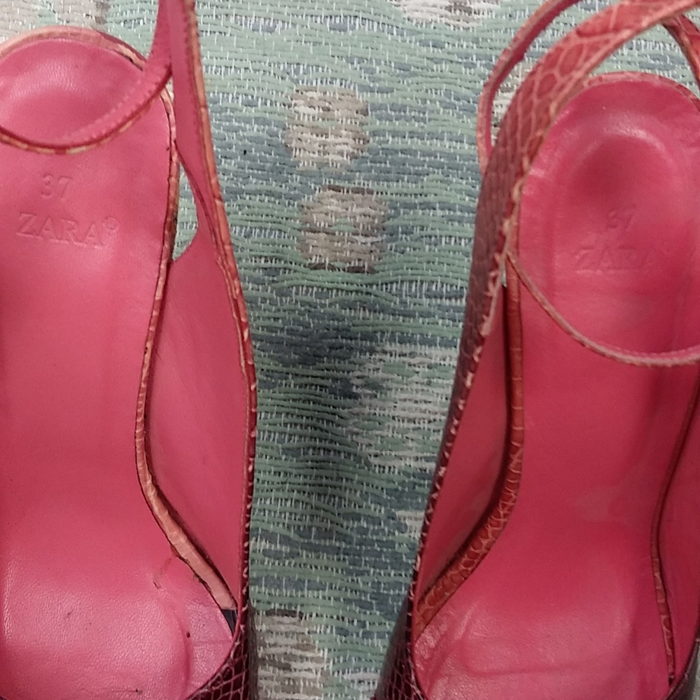 Zara Cranberry Crocodile and Cork Wedges - Picture 5 of 13